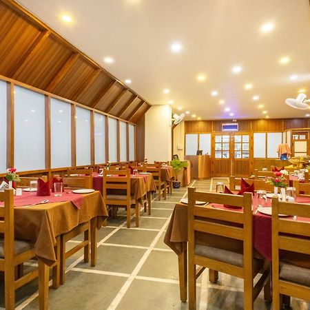 Swagatam Inn, 5 Minutes Walk From Guwahati Railway Station Exteriör bild